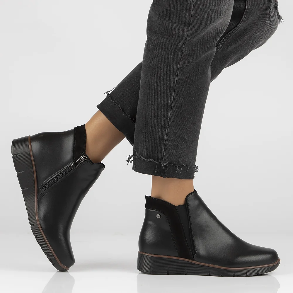 Leather ankle boots Filippo DBT4781/24 BK black