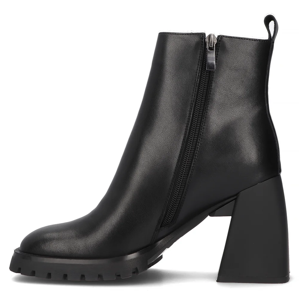 Leather ankle boots Filippo DBT6411/24 BK black