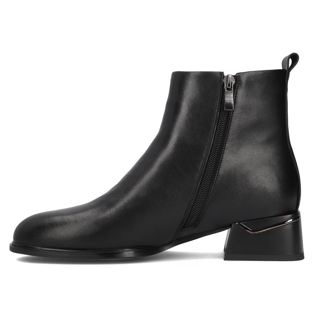 Leather ankle boots Filippo DBT6412/24 BK black