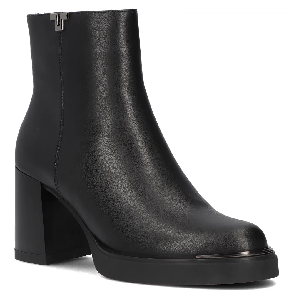 Leather ankle boots Filippo DBT6417/24 BK black