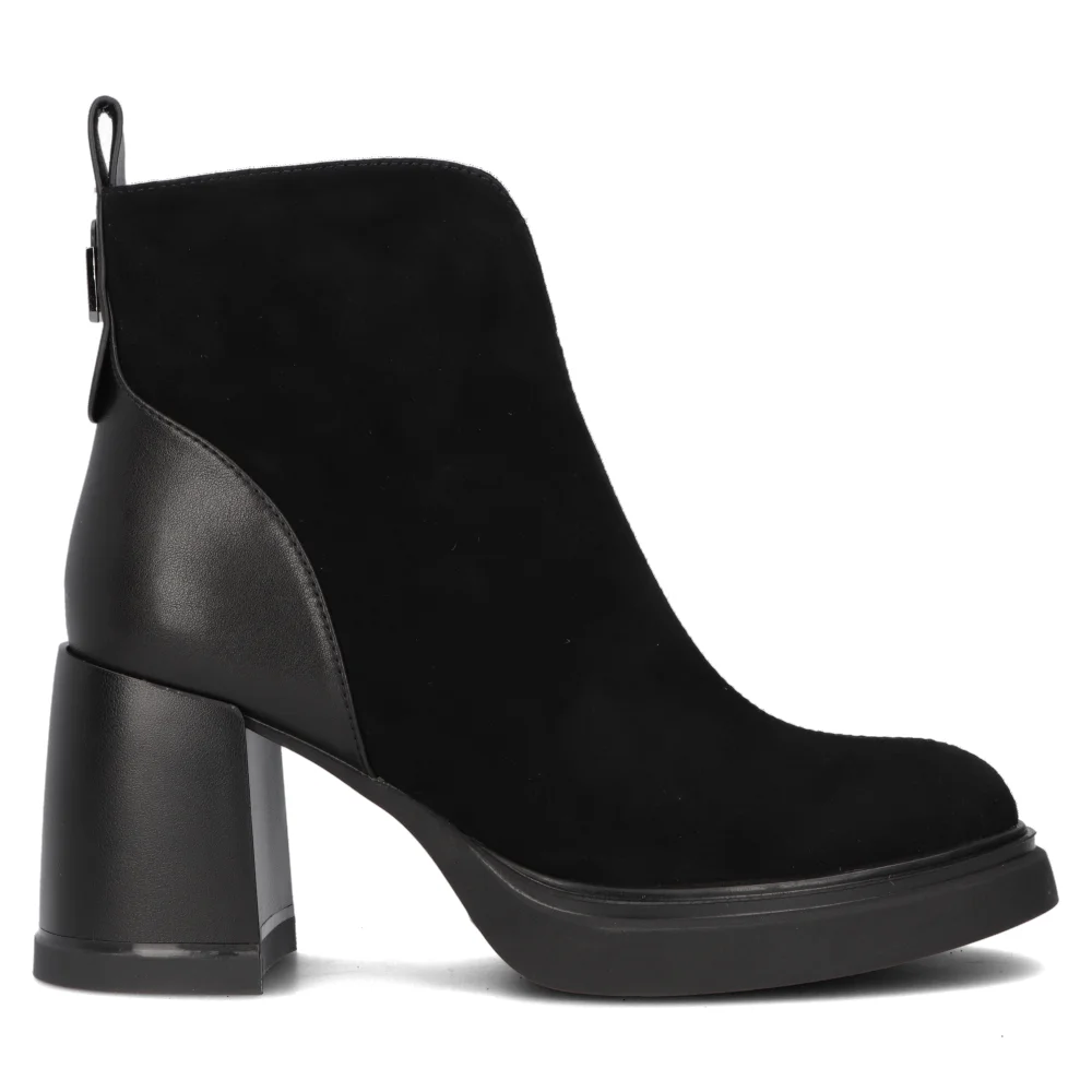 Leather ankle boots Filippo DBT6526/24 BK black