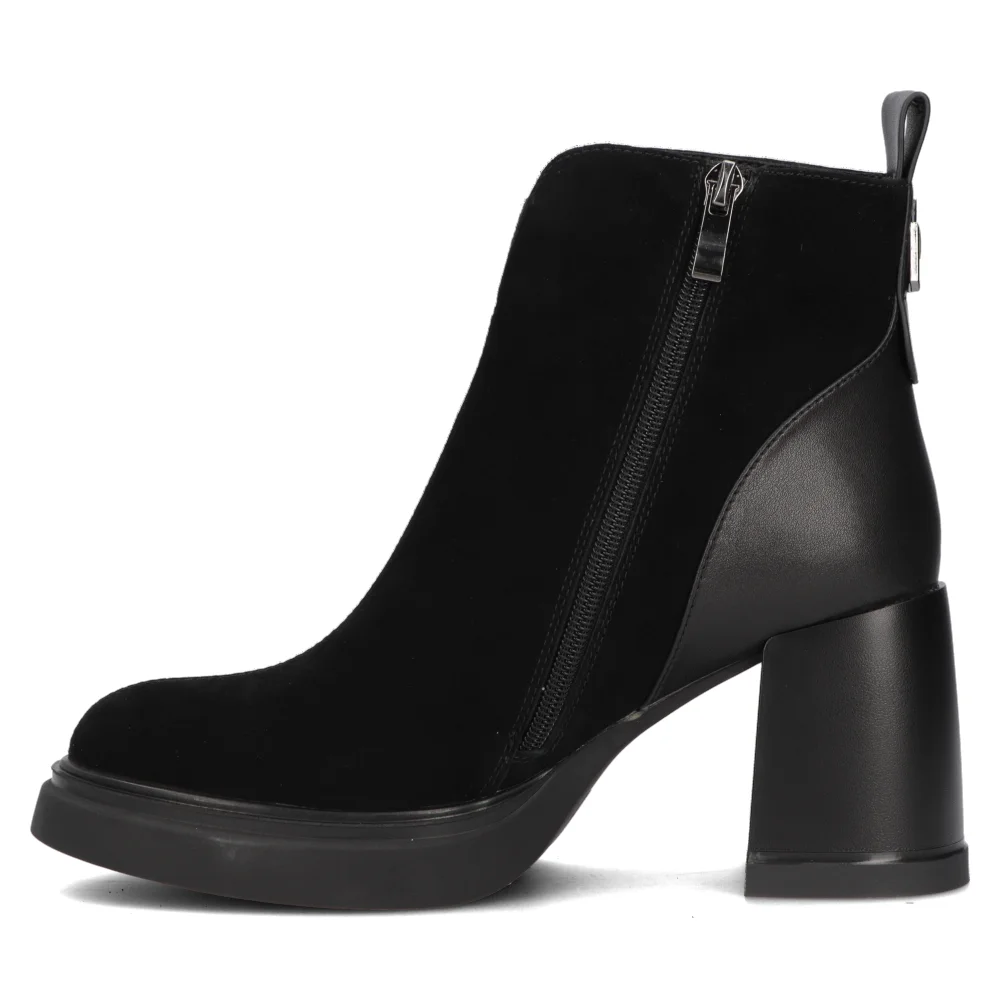 Leather ankle boots Filippo DBT6526/24 BK black