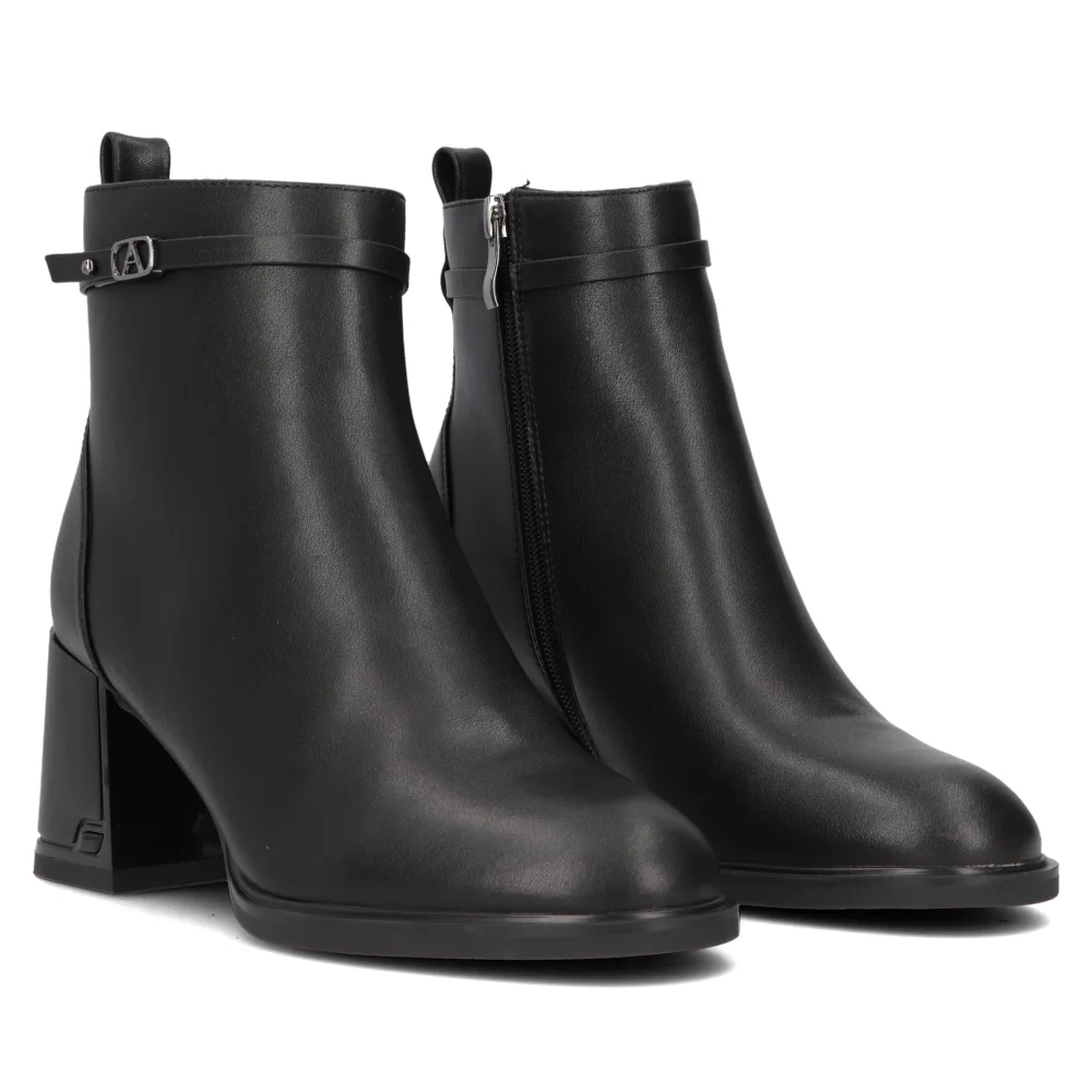 Leather ankle boots Filippo DBT6544/24 BK black