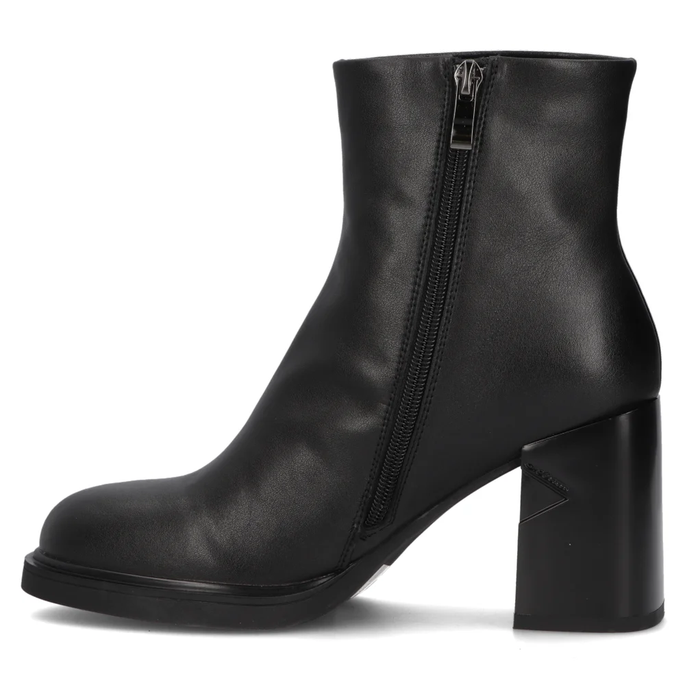 Leather ankle boots Filippo DBT6555/24 BK black