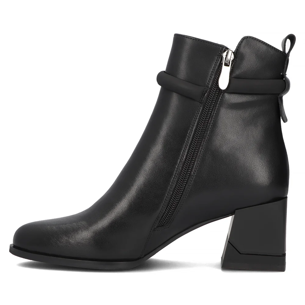 Leather ankle boots Filippo DBT6575/24 BK black