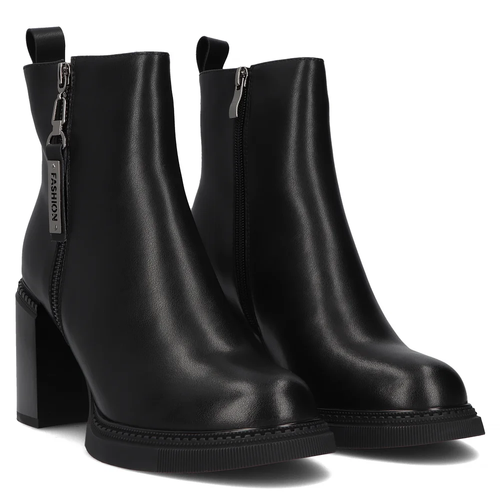 Leather ankle boots Filippo DBT6641/24 BK black