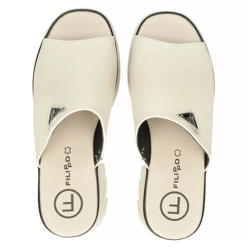 Leather flip-flops Filippo DK4616/24 BE beige