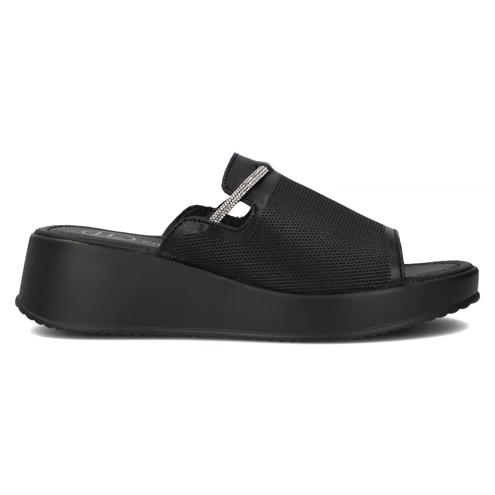 Leather flip-flops Filippo DK6067/24 BK black