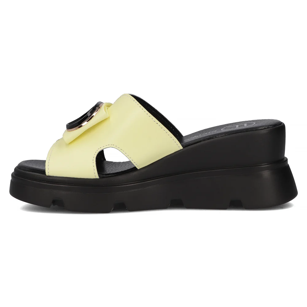 Leather flip-flops Filippo DK6078/24 YL yellow