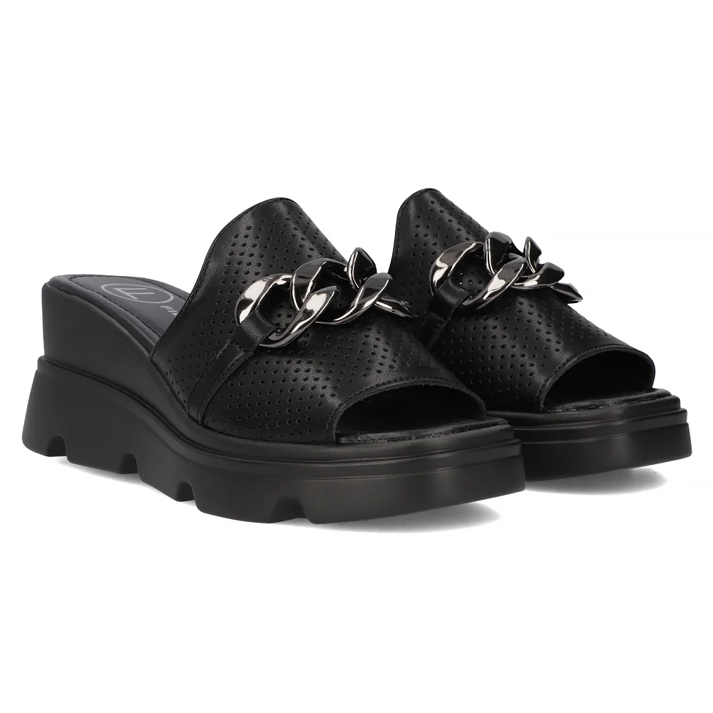 Leather flip-flops Filippo DK6144/24 BK black