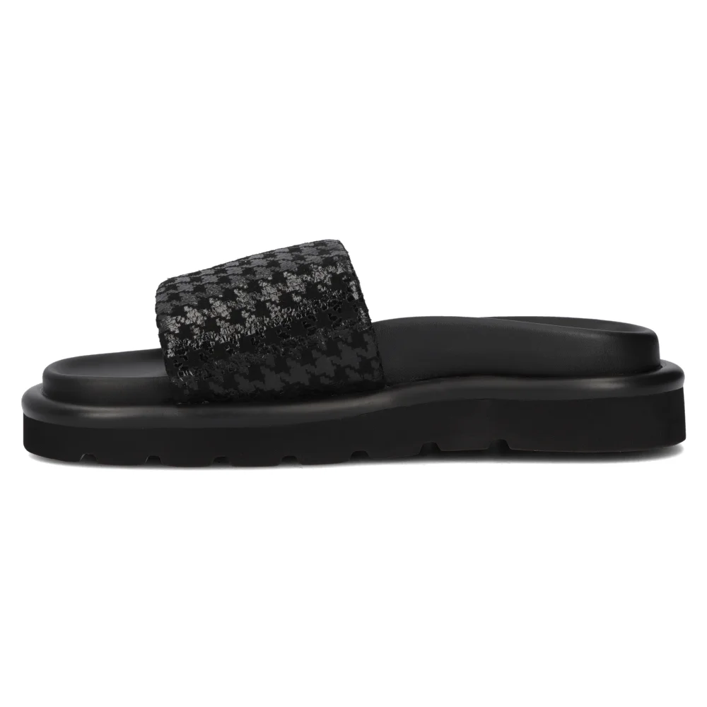 Leather flip-flops Filippo DK6150/24 BK PT black