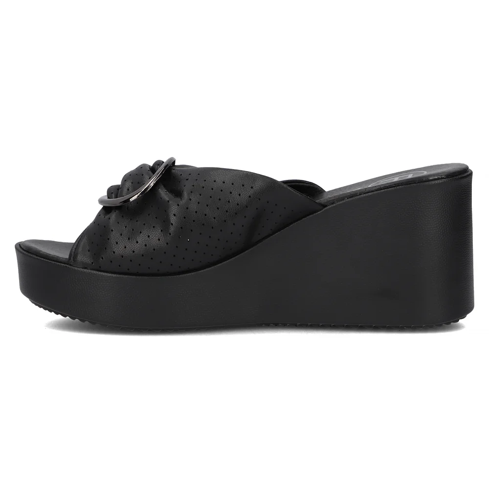 Leather flip-flops Filippo DK6201/24 BK black