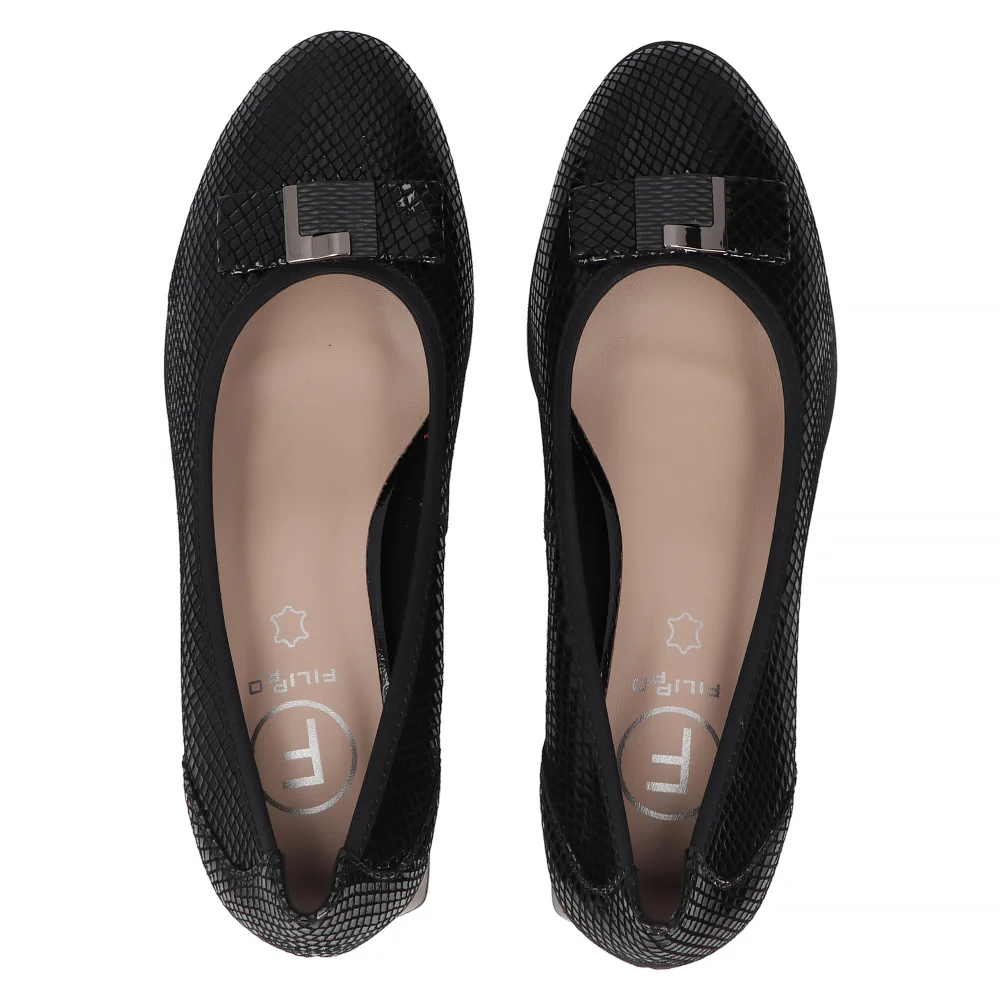 Leather pumps Filippo DP6178/24 BK PT black