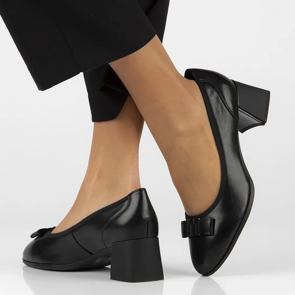 Leather pumps Filippo DP6178/24 BK black