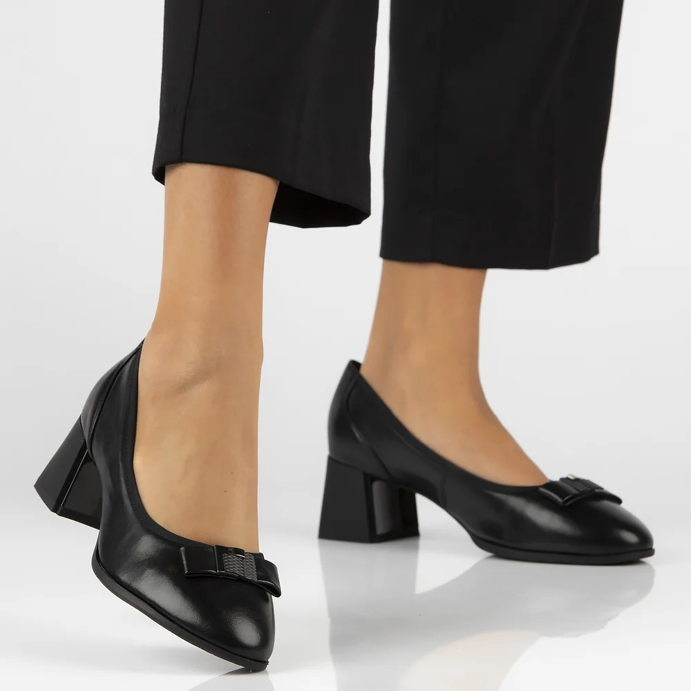 Leather pumps Filippo DP6178/24 BK black