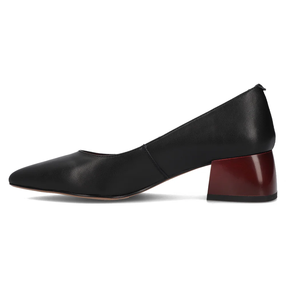 Leather pumps Filippo DP6199/24 BK black