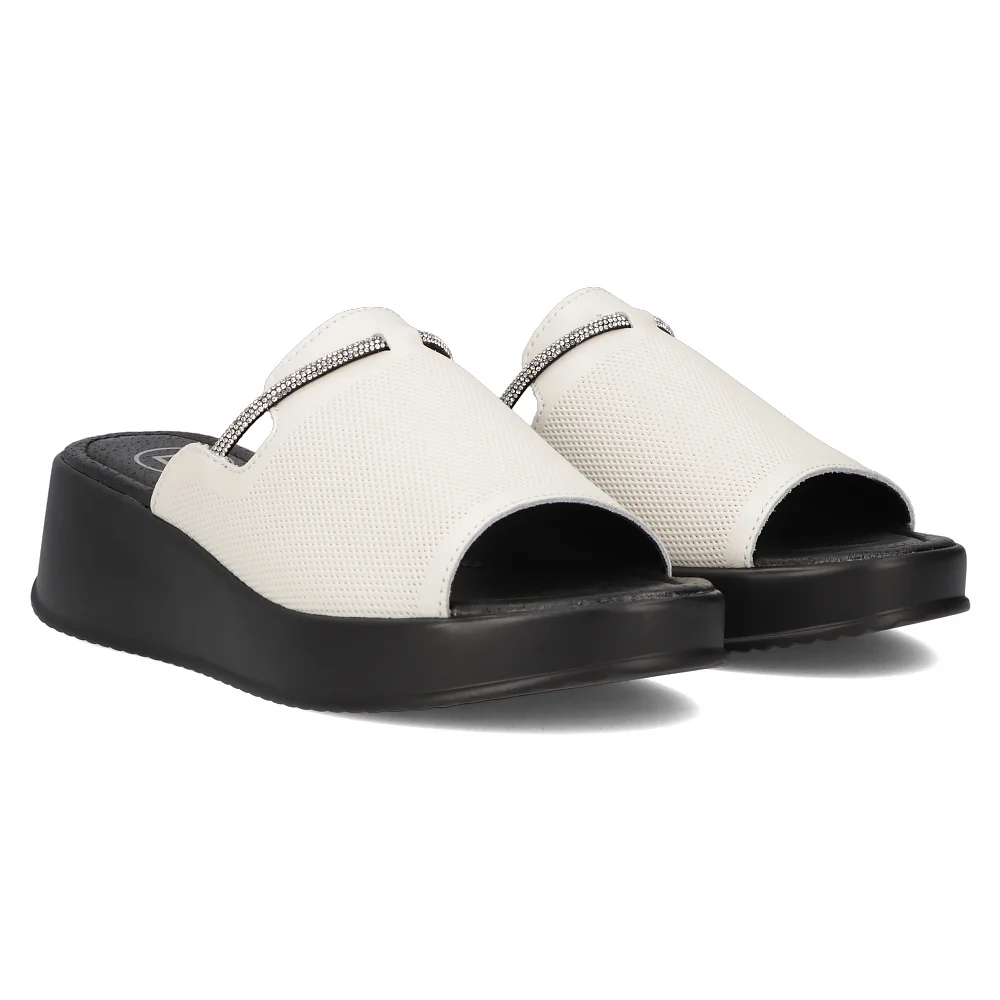 Leather slippers Filippo DK6067/24 WH white