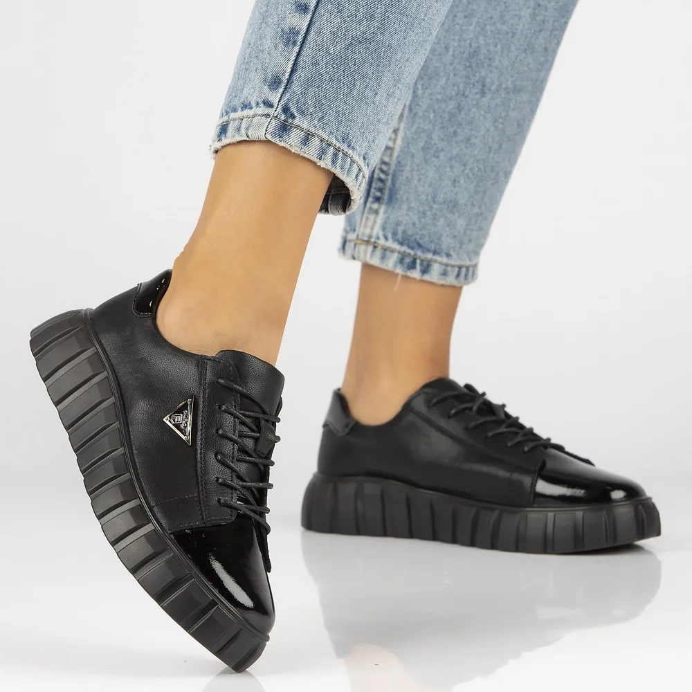 Leather sneakers Filippo DP4138/24 BK black