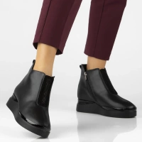 Skórzane botki na platformie Filippo DBT7394/25 BK czarne