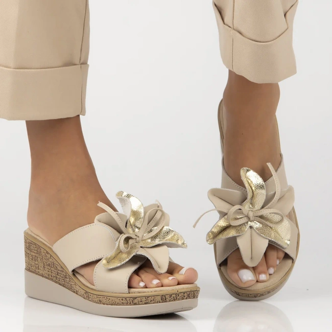 Skórzane klapki Filippo DK7039/25 BE beżowe