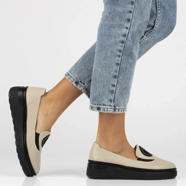 Skórzane półbuty na platformie Filippo DP6801/25 BE beżowe