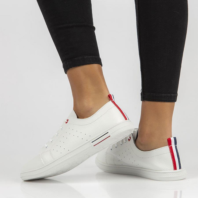 Leather shoes Filippo DP3508/22 WH white