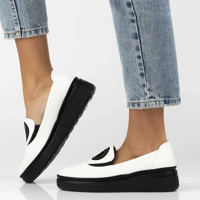 Skórzane półbuty na platformie Filippo DP6801/25 WH białe