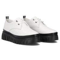 Leather sneakers Filippo DP6846/25 WH BK white