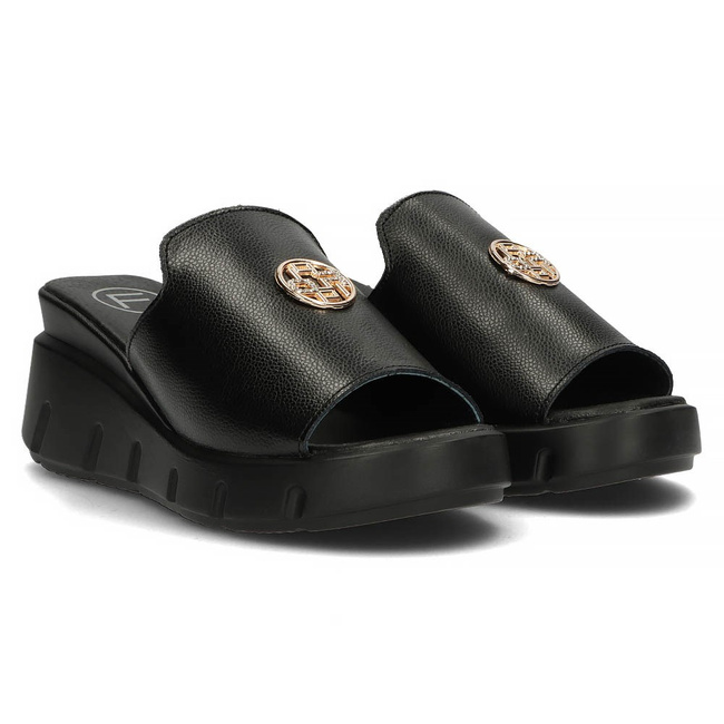 Leather flip-flops Filippo DK3596/23 BK black