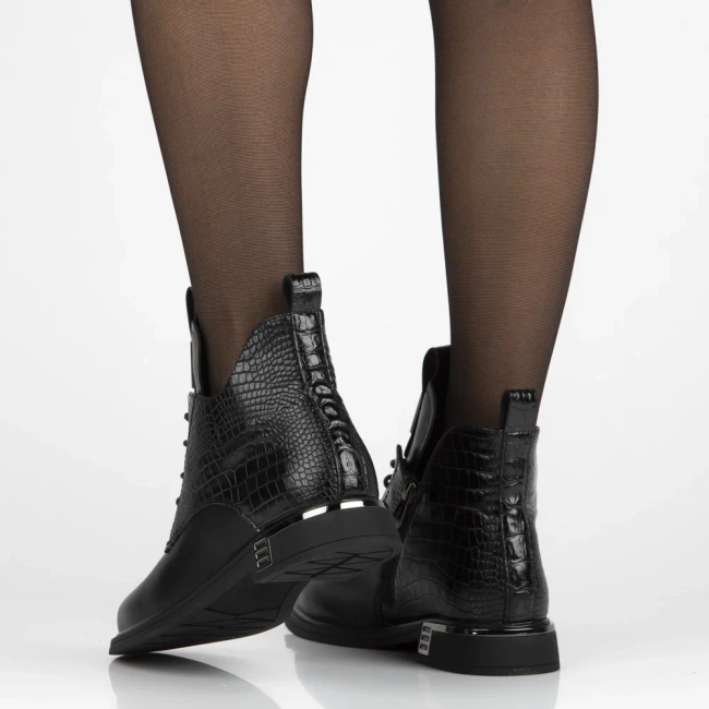 Leather ankle boots Filippo DBT7246/25 BK black