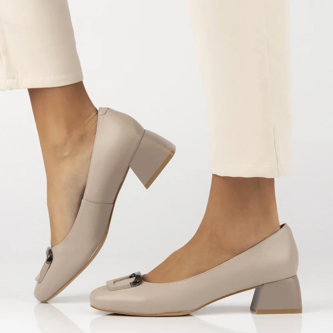 Skórzane czółenka Filippo DP6946/25 BE beżowe