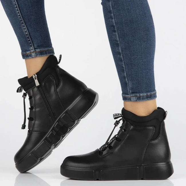 Leather ankle boots Filippo DBT6532/25 BK black