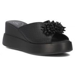 Skórzane klapki Filippo DK6077/24 BK czarne