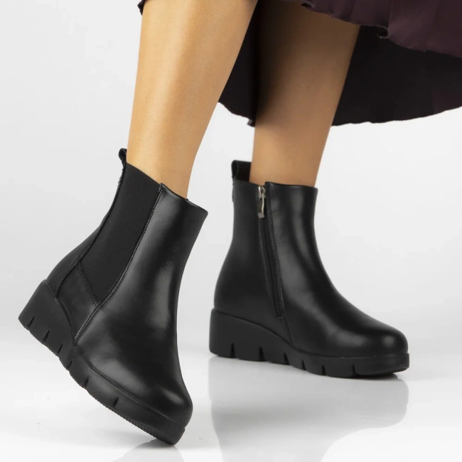 Skórzane botki na koturnie Filippo DBT7293/25 BK czarne