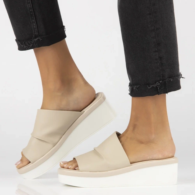 Leather flip-flops Filippo DK6147/24 BE beige