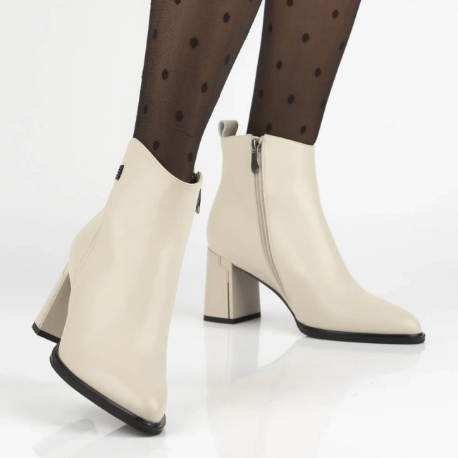 Leather ankle boots Filippo DBT7462/25 BE beige
