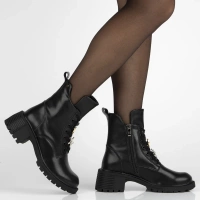 Leather ankle boots Filippo DBT7132/25 BK black