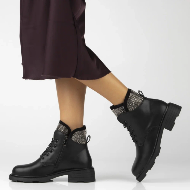 Leather ankle boots Filippo DBT7296/25 BK black