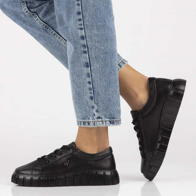 Leather sneakers Filippo DP4670/24 BK black