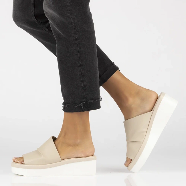 Leather flip-flops Filippo DK6147/24 BE beige
