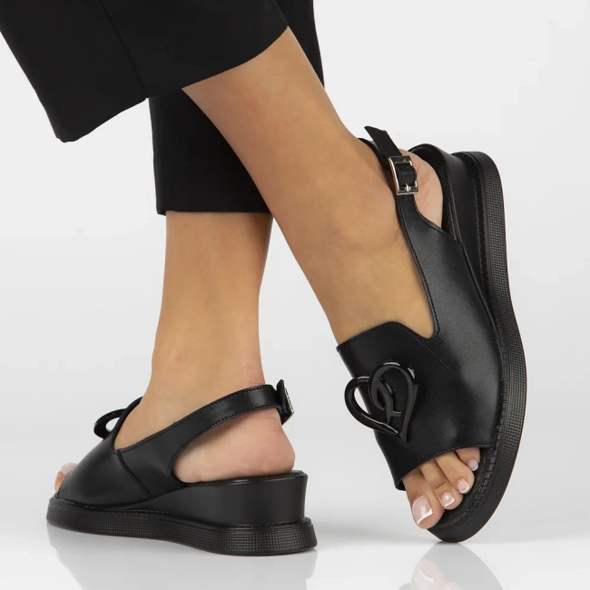 Skórzane sandały na platformie Filippo DS6069/25 BK czarne