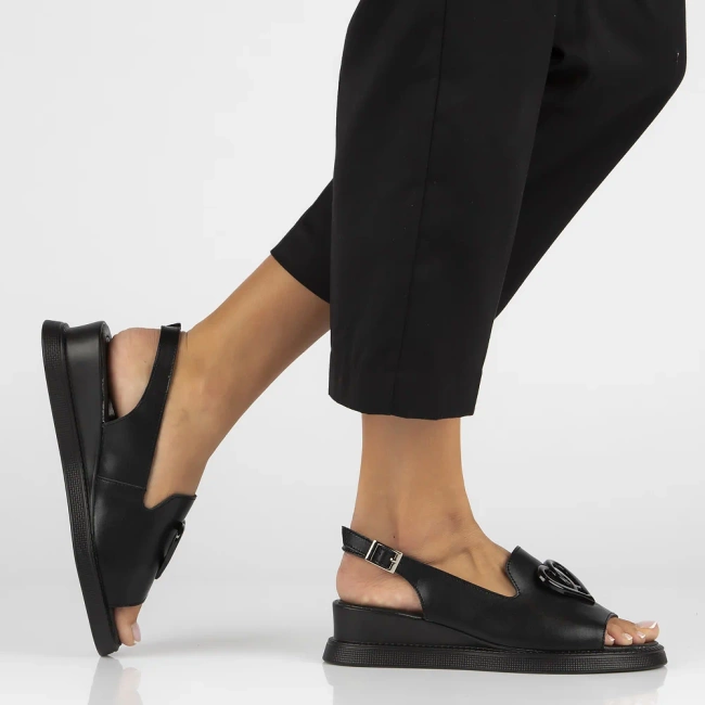 Skórzane sandały na platformie Filippo DS6069/25 BK czarne