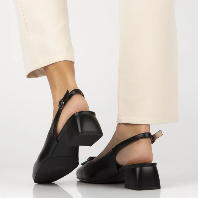 Skórzane czółenka Filippo DP6945/25 BK czarne