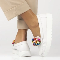 Skórzane mokasyny Filippo DP6828/25 WH białe