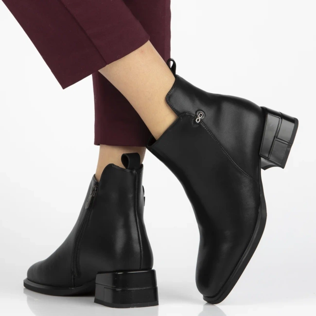Leather ankle boots Filippo DBT7200/25 BK black