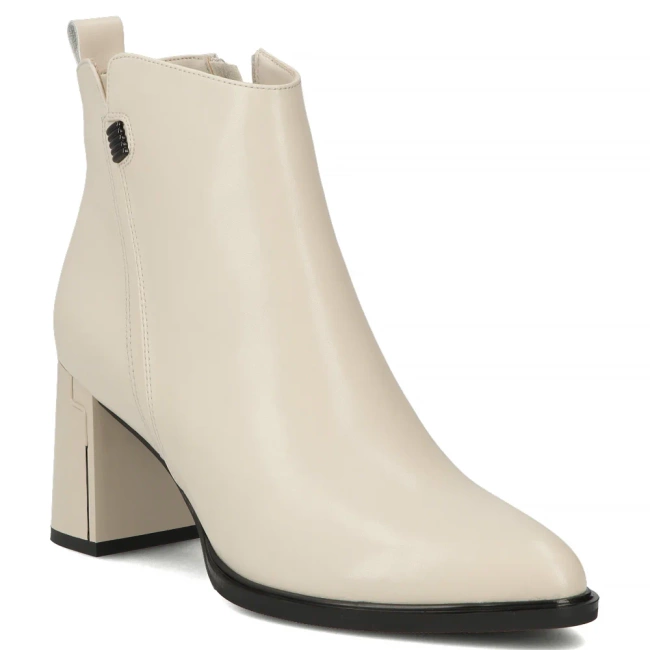 Leather ankle boots Filippo DBT7462/25 BE beige