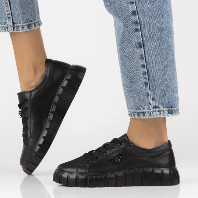 Leather sneakers Filippo DP4670/24 BK black