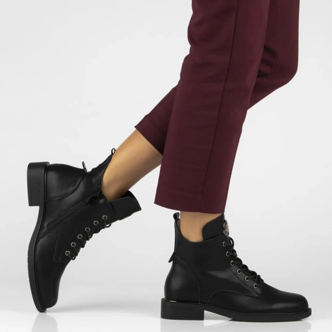 Leather ankle boots Filippo DBT7436/25 BK black