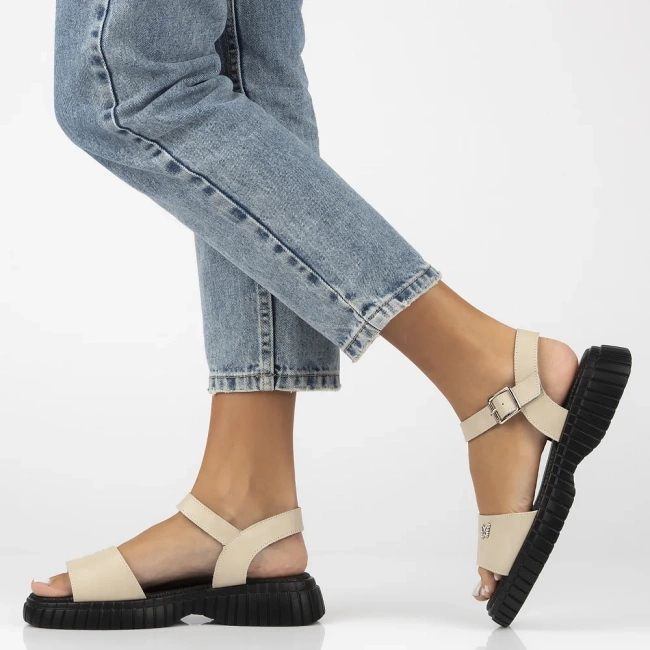 Leather sandals Filippo DS6811/25 BE beige