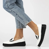 Skórzane półbuty na platformie Filippo DP6801/25 WH białe